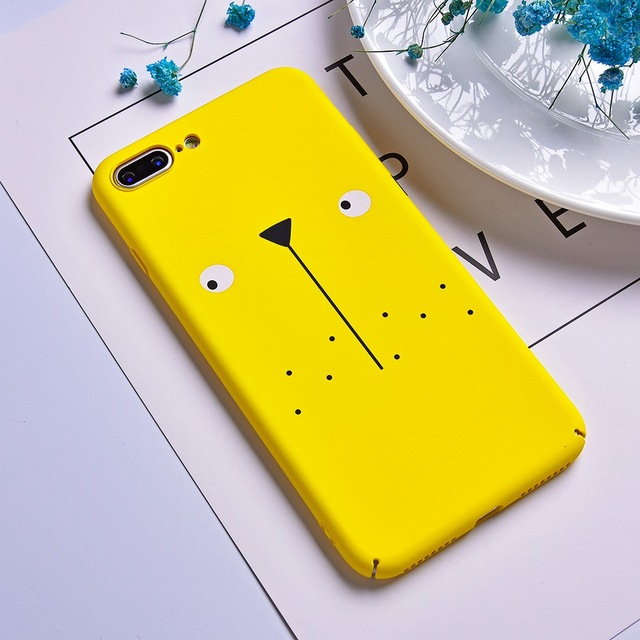 Capa plástico girafa para iPhone Esta capa amarela é totalmente em plástico e é decorada com uma girafa, disponível para diversos modelos do iPhone